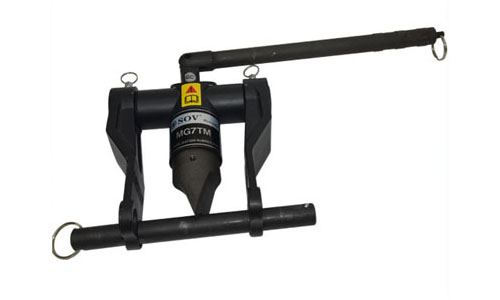 Micro-gap flange spreader