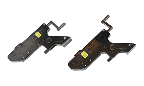 Mechanical flange aligning tool